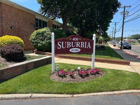 Homes For Sale - 400 Fulton Street #D 8<br/> Nassau County, Farmingdale, NY 11735