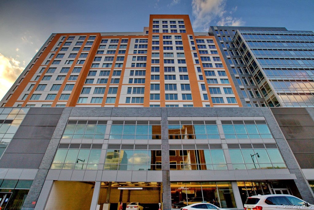 Photo of 138-35 39th Avenue #6H, Flushing, NY 11354 (MLS # 1044011)