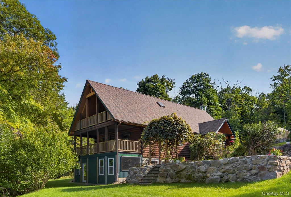 Photo of 947 E Mountain Road S, Cold Spring, NY 10516 (MLS # 1061762)