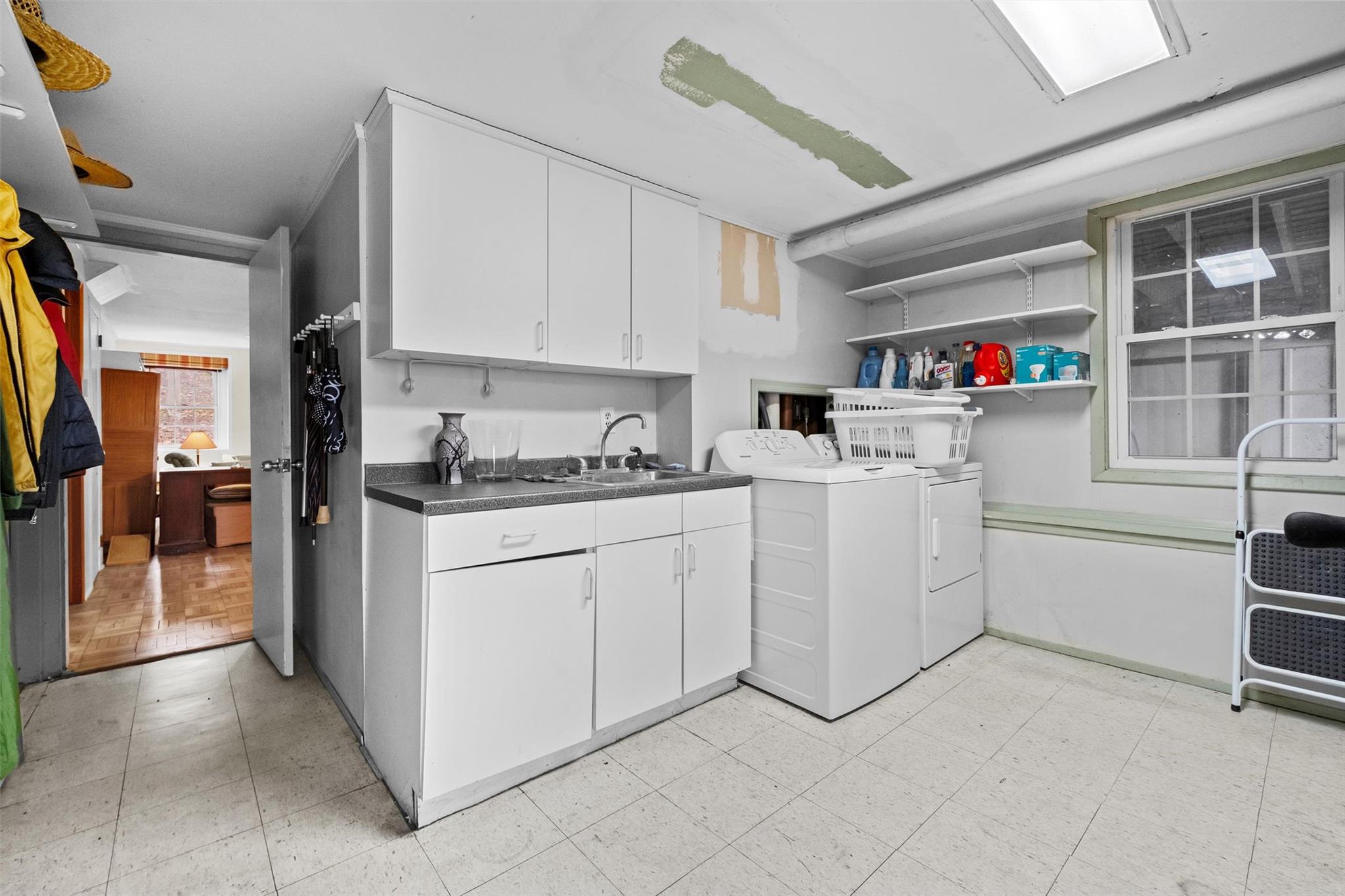 Cortlandt, New York 10520, United States, 3 Bedrooms Bedrooms, ,2 BathroomsBathrooms,Residential,Pending,80347