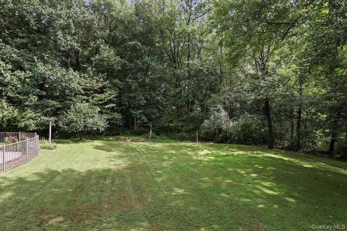 149 Brook Farm Road E