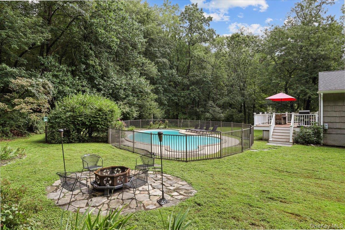 149 Brook Farm Road E