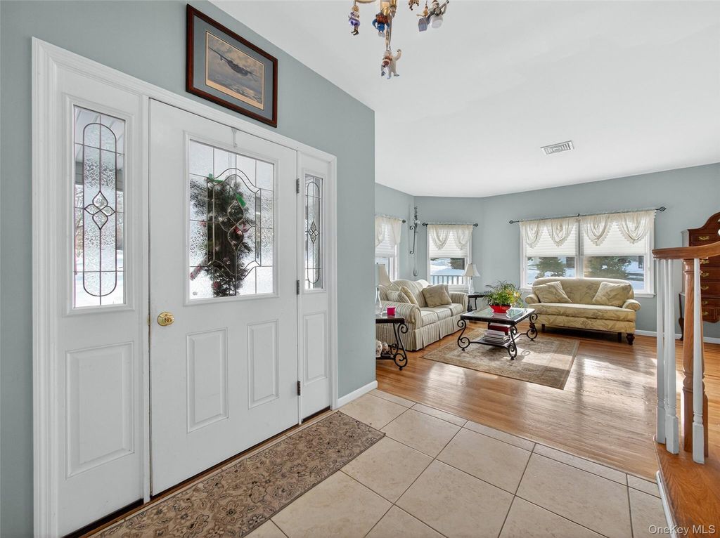 Photo of 23 Carley Court, West Nyack, NY 10994 (MLS # 944985)