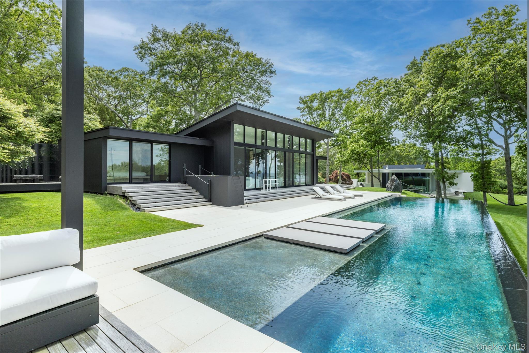 20 & 22 Hedges Banks Drive