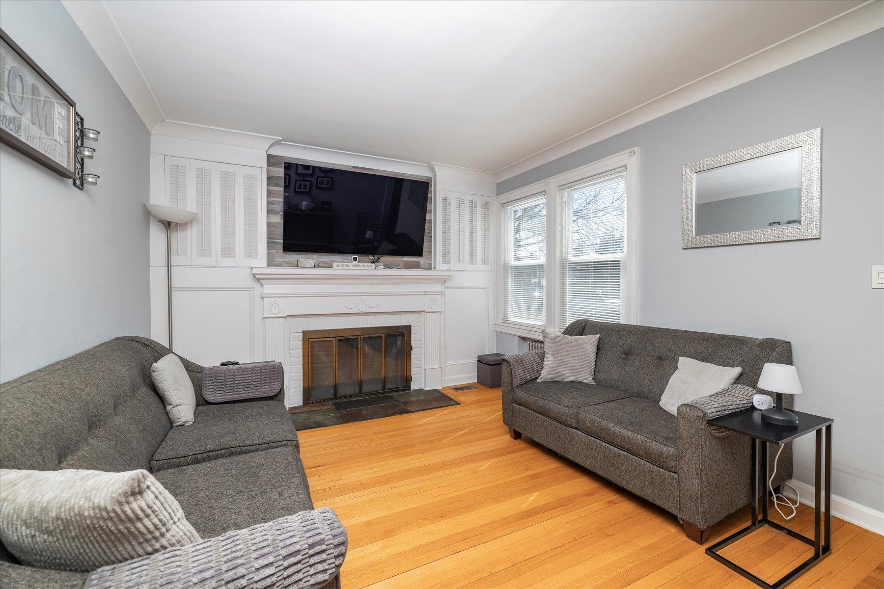 343 Gates Avenue, East Meadow, New York image 5