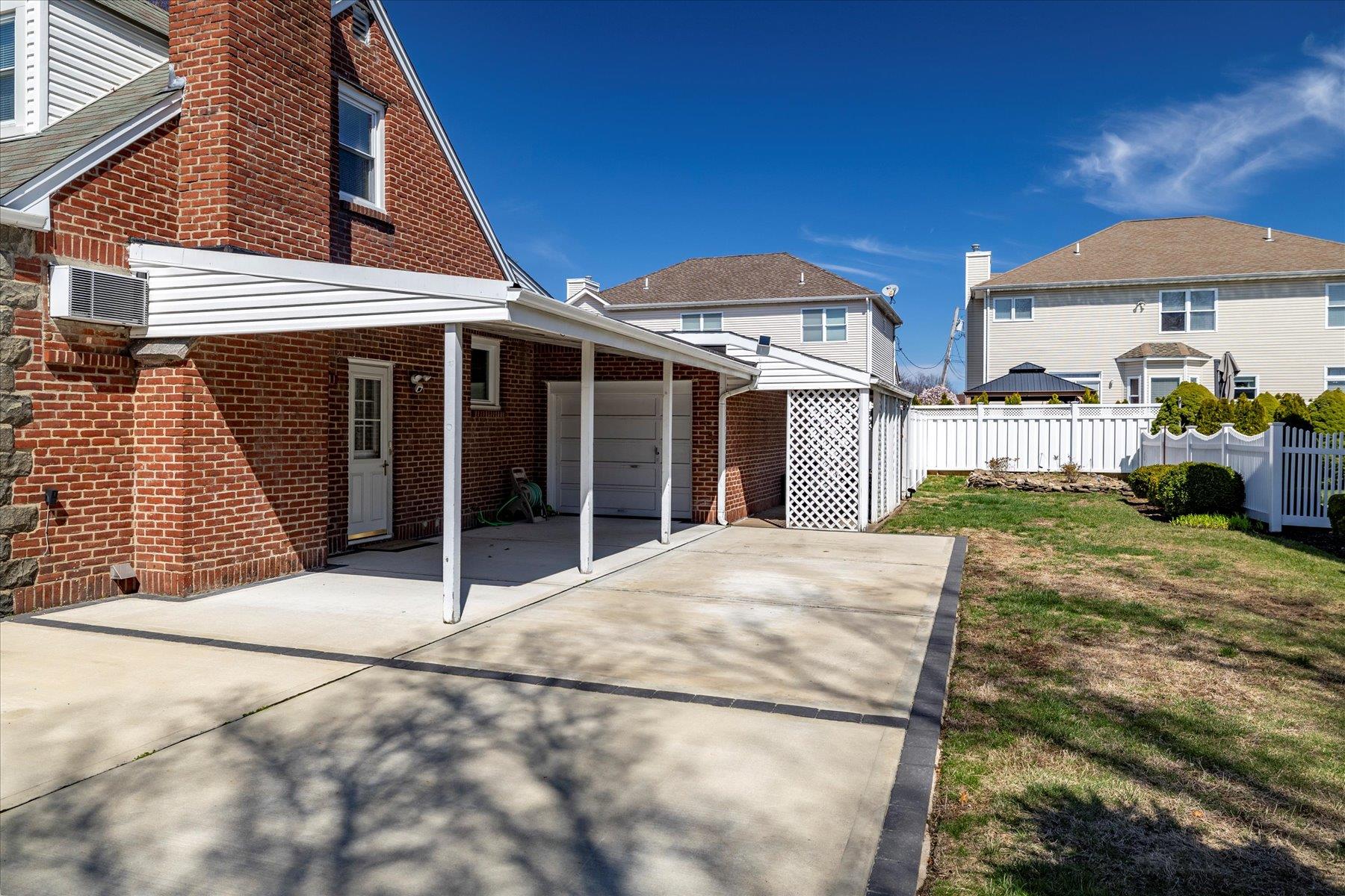 343 Gates Avenue, East Meadow, New York image 4