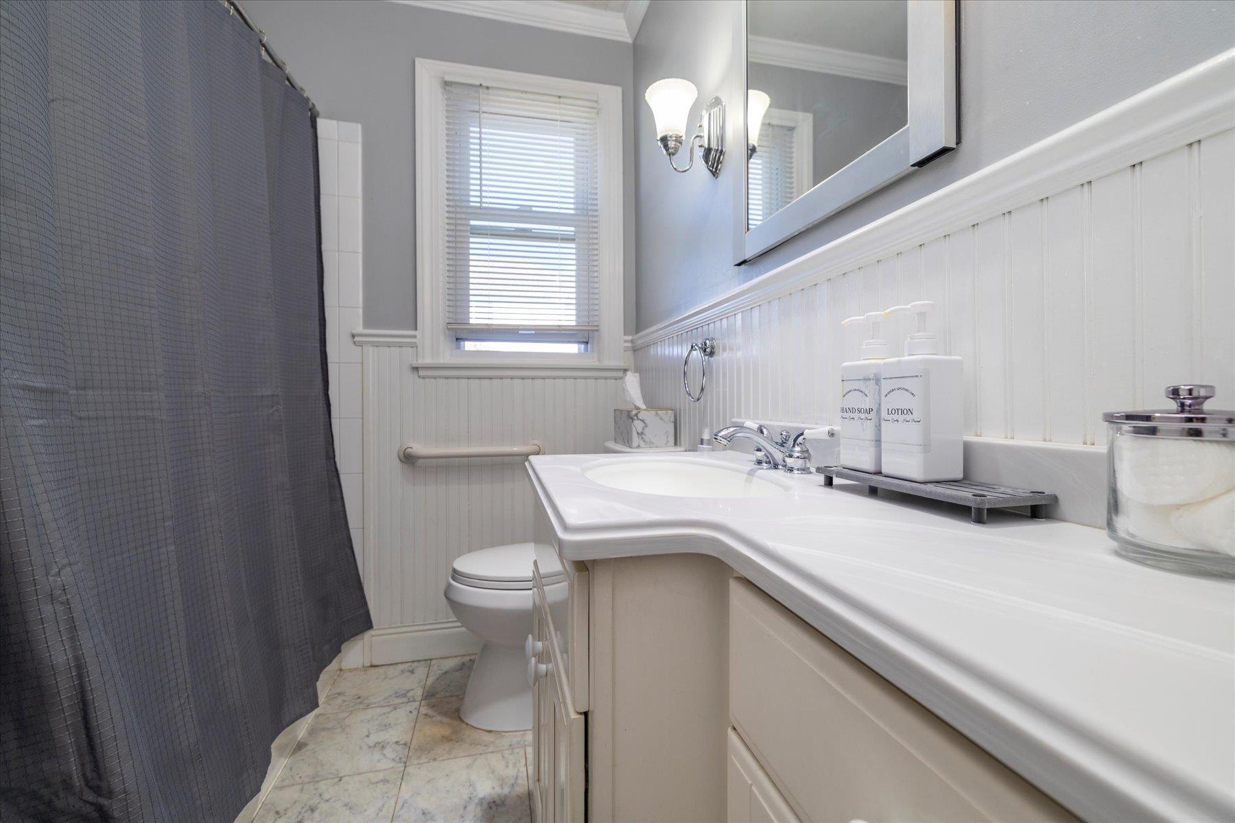 343 Gates Avenue, East Meadow, New York image 14