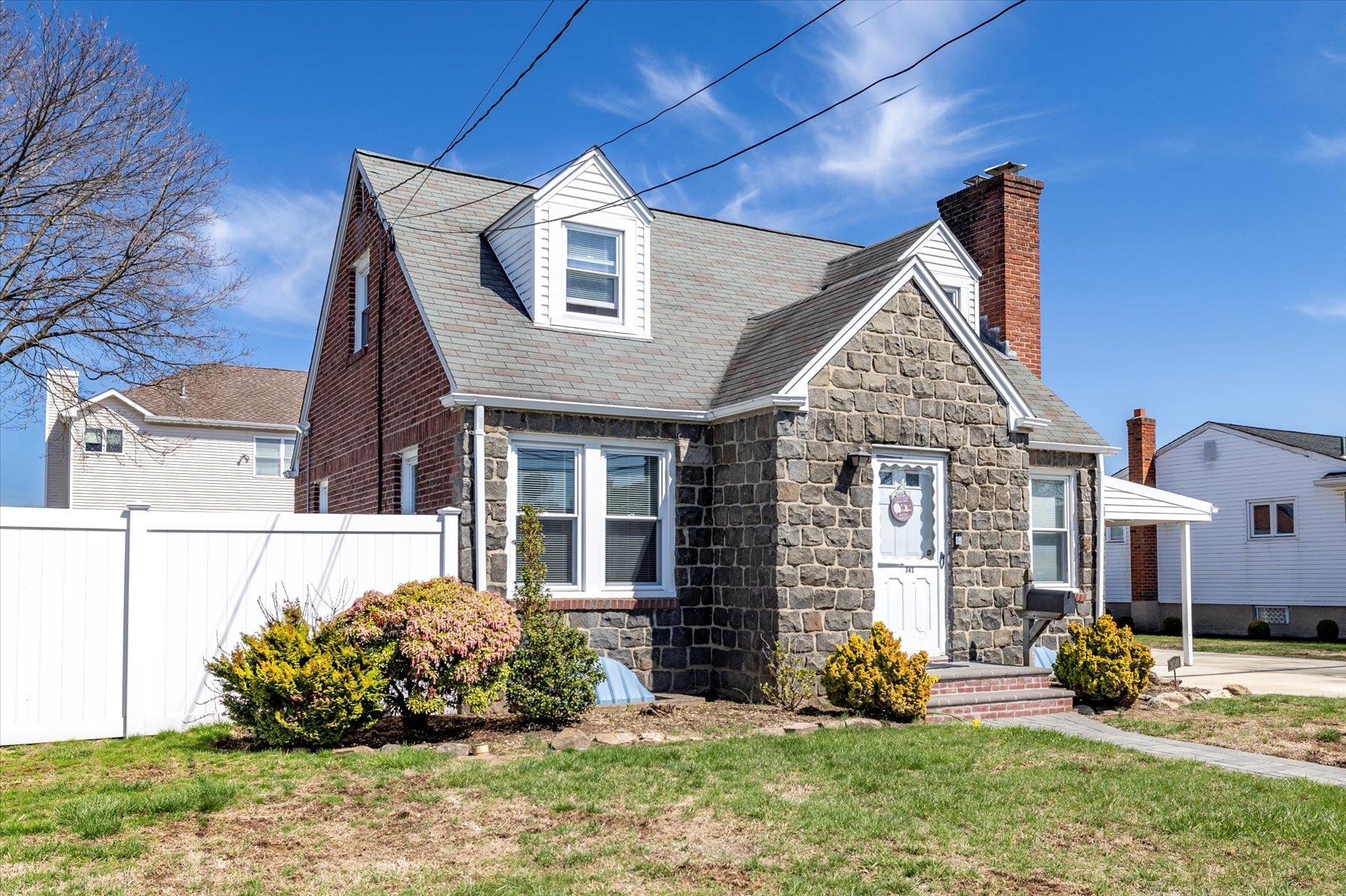 343 Gates Avenue, East Meadow, New York image 3