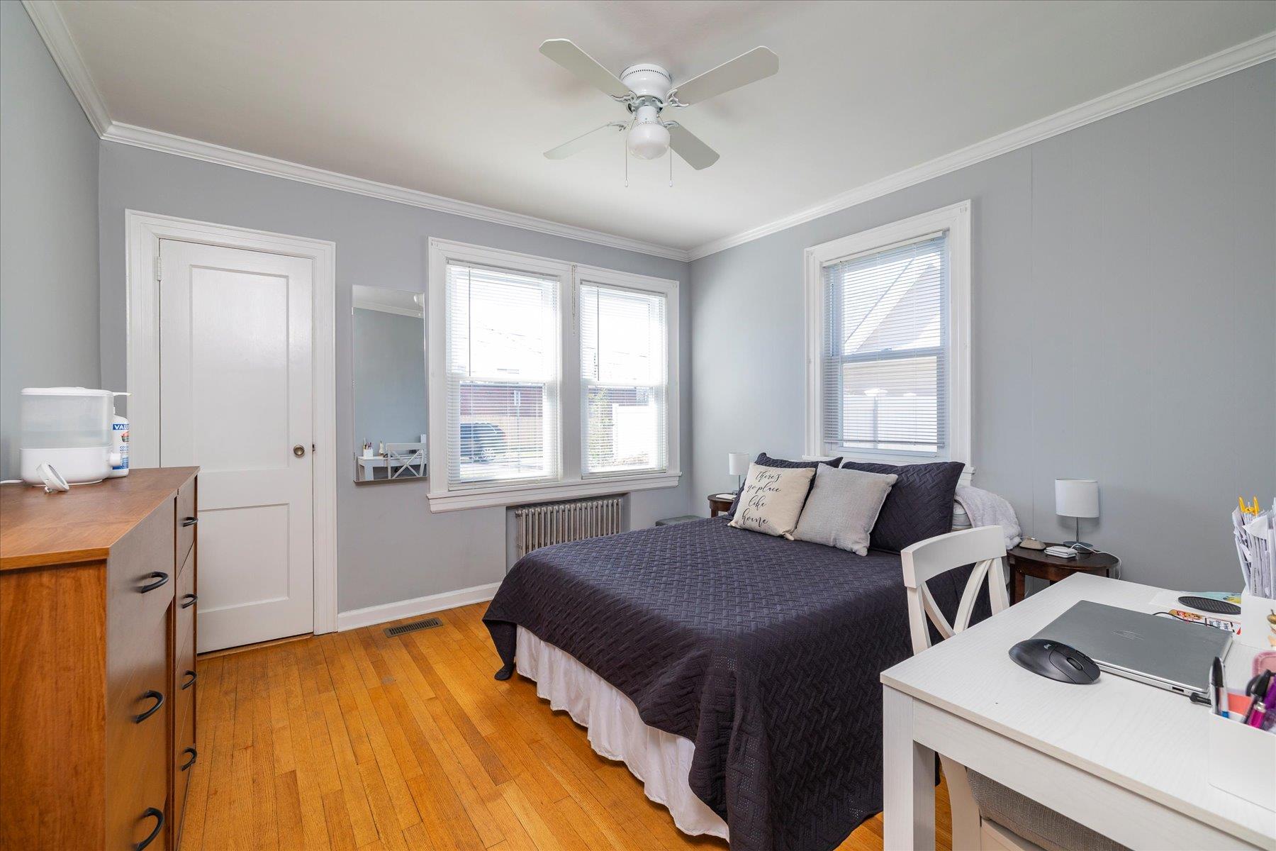 343 Gates Avenue, East Meadow, New York image 13