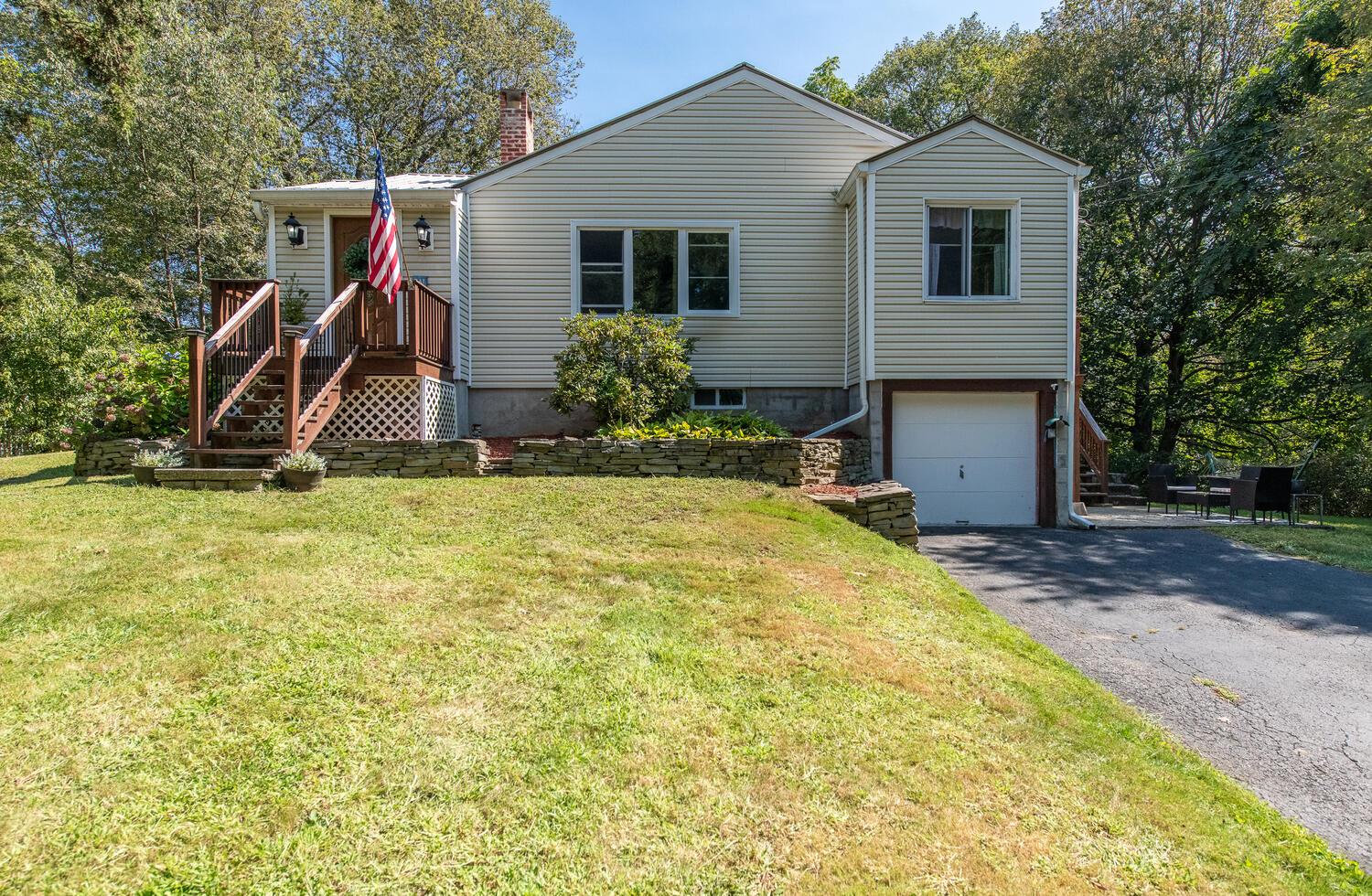 15 Knolls Road, Poughkeepsie, New York image 3