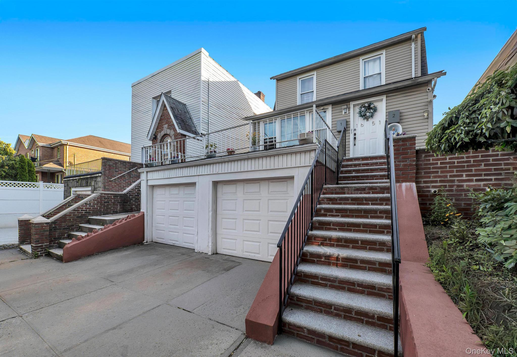 1651 Hering Avenue - Photo 2