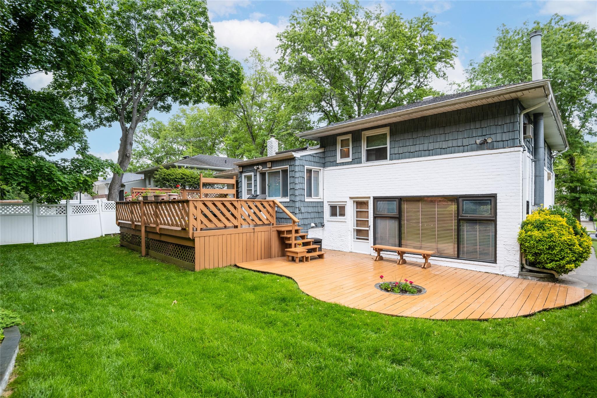 113 Stratford St, Roslyn Heights, New York image 19
