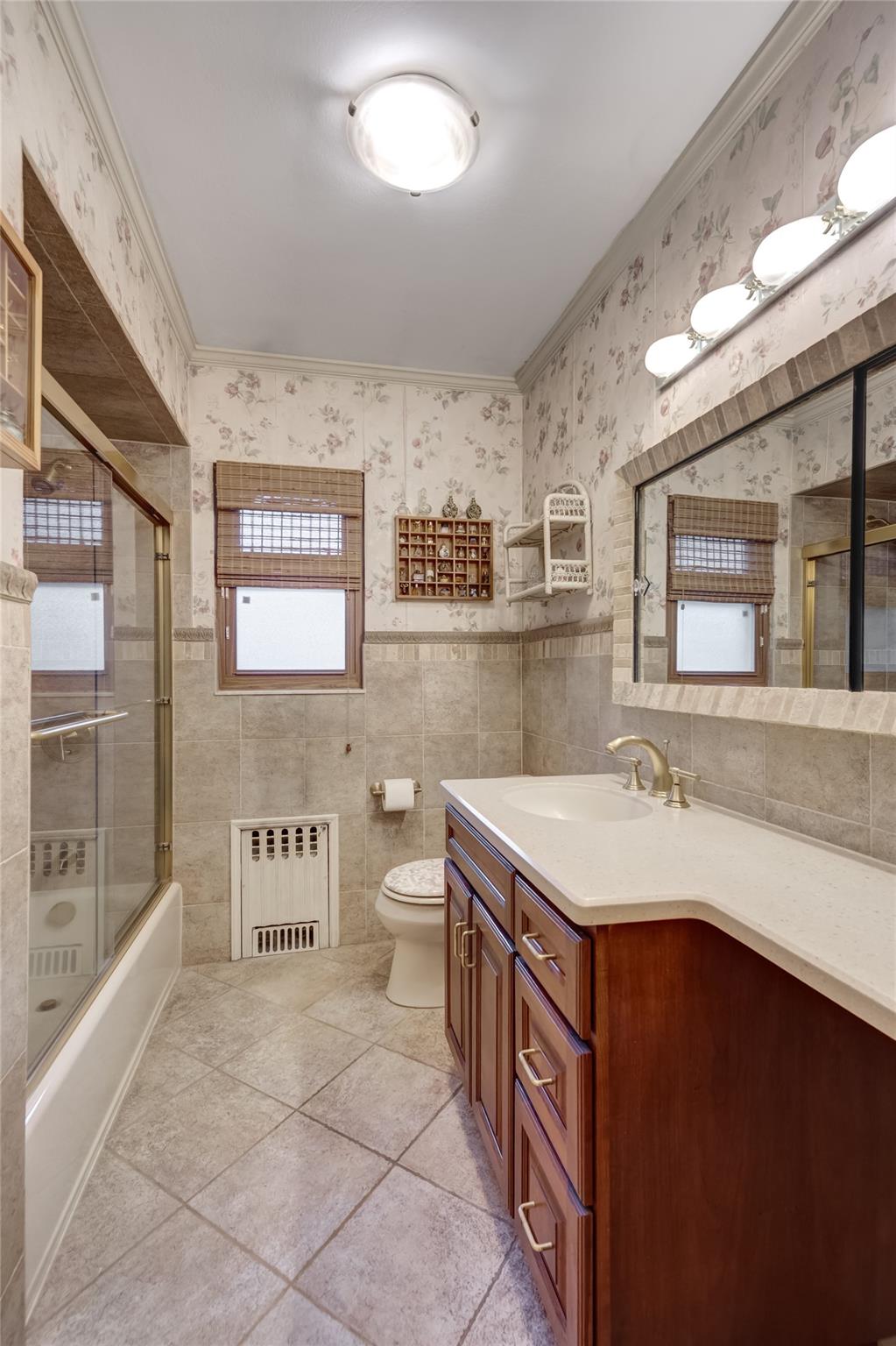 113 Stratford St, Roslyn Heights, New York image 15
