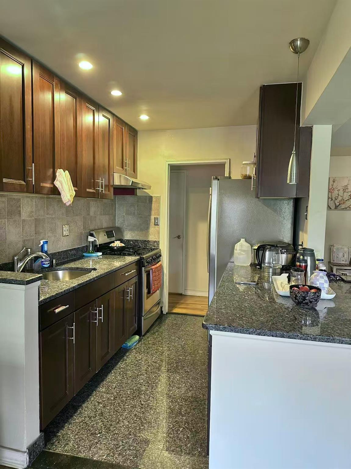 134-54 Maple Avenue #3V, Flushing, New York image 4
