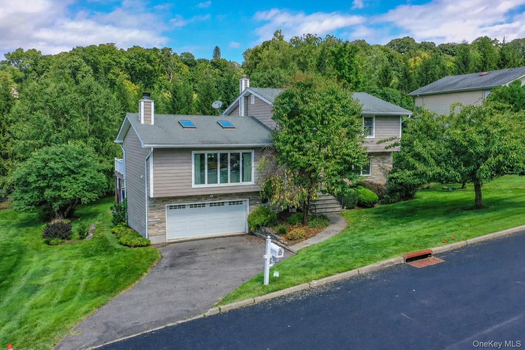 Photo of 53 Tarryhill Road, Tarrytown, NY 10591 (MLS # 1047349)