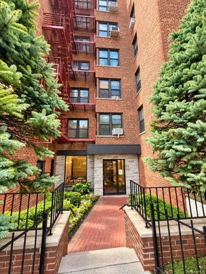 8423 MANTON ST APT 5E, JAMAICA, NY 11435 - Image 17bcb67d5f6e1aeec18da8b7a07b09d4/3690694899