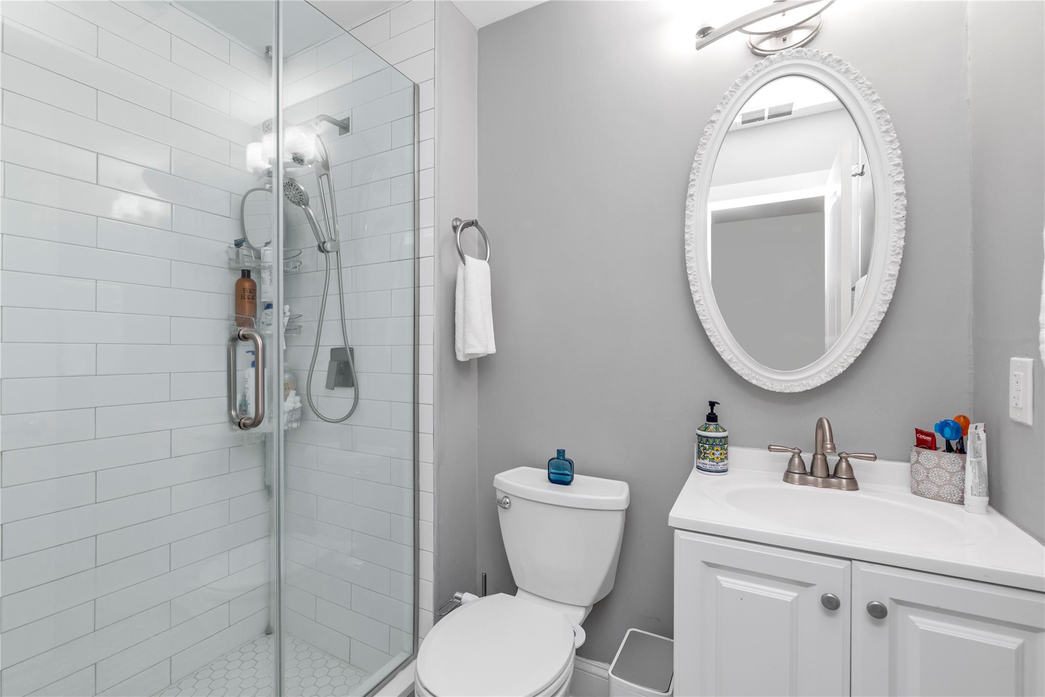 25 Hitching Post Lane, Glen Cove, New York image 16