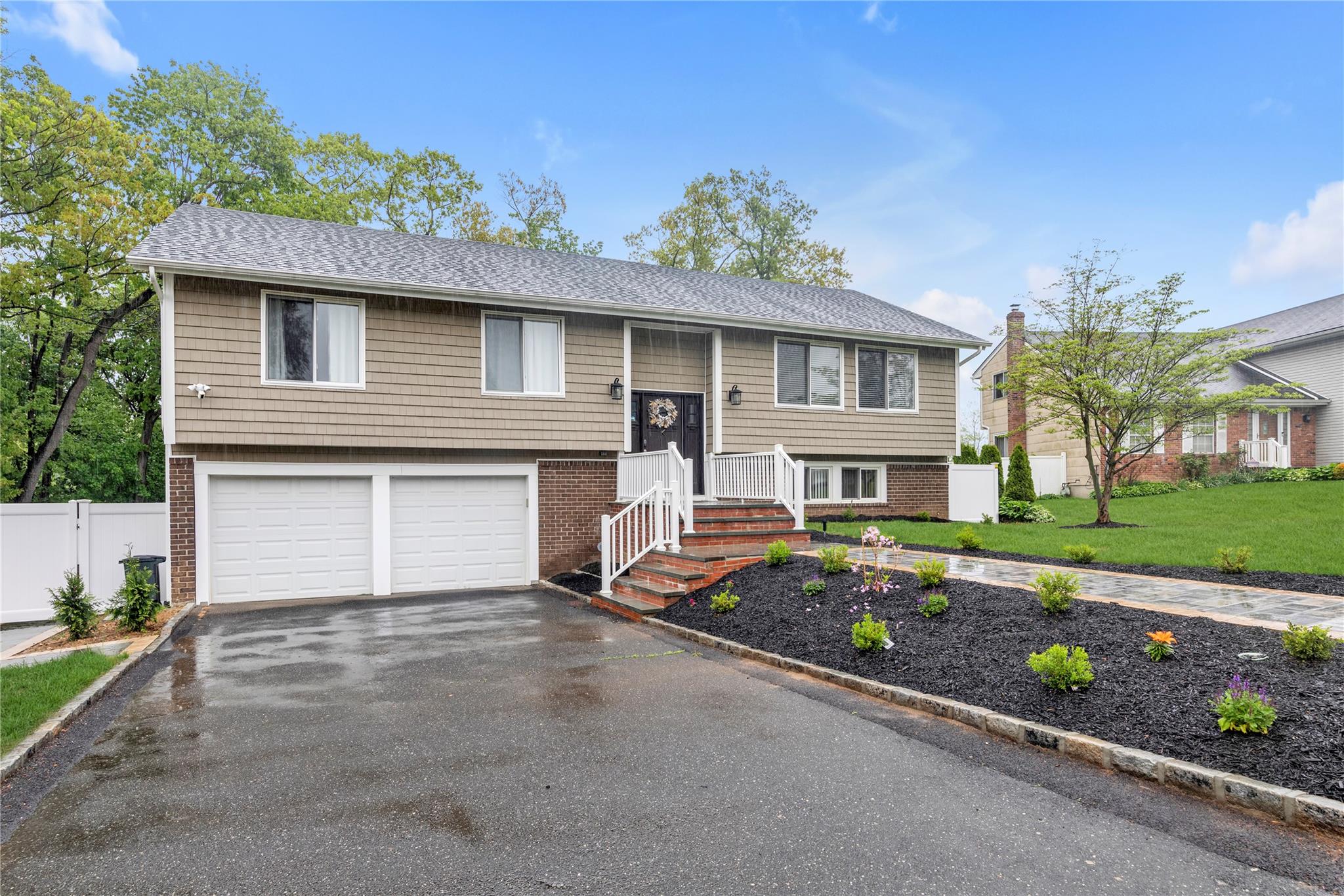 25 Hitching Post Lane, Glen Cove, New York image 3
