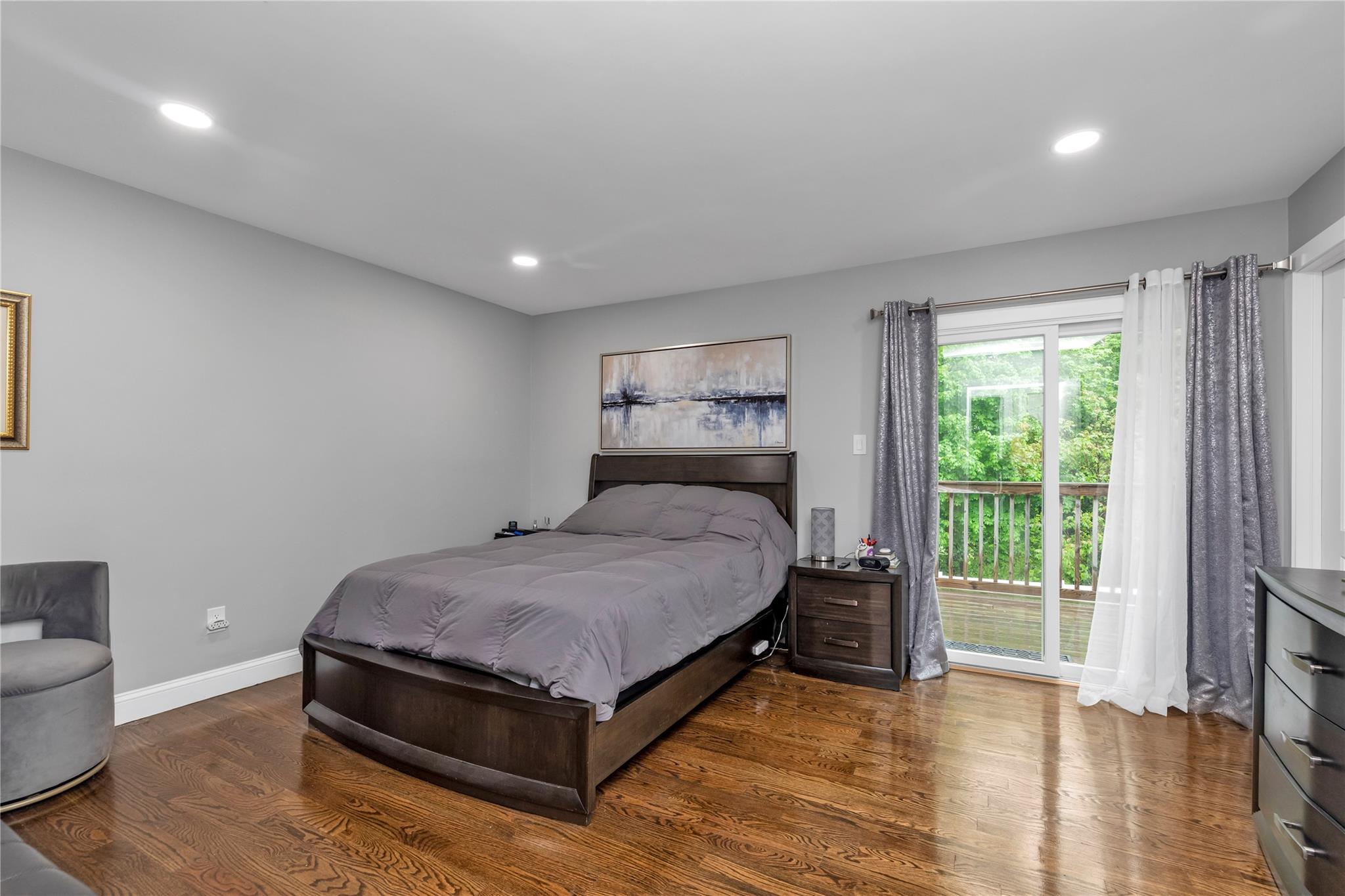 25 Hitching Post Lane, Glen Cove, New York image 13