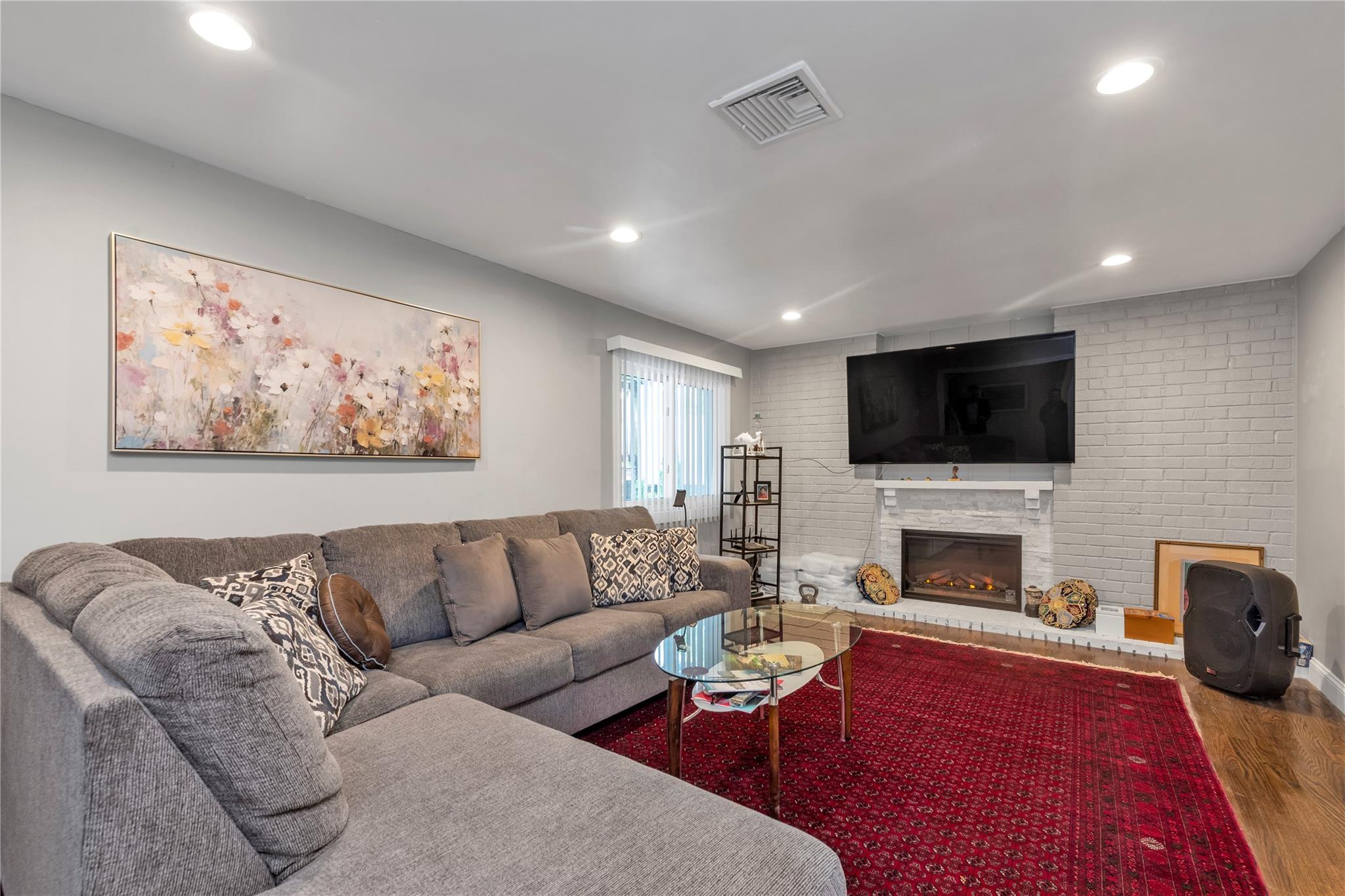 25 Hitching Post Lane, Glen Cove, New York image 17