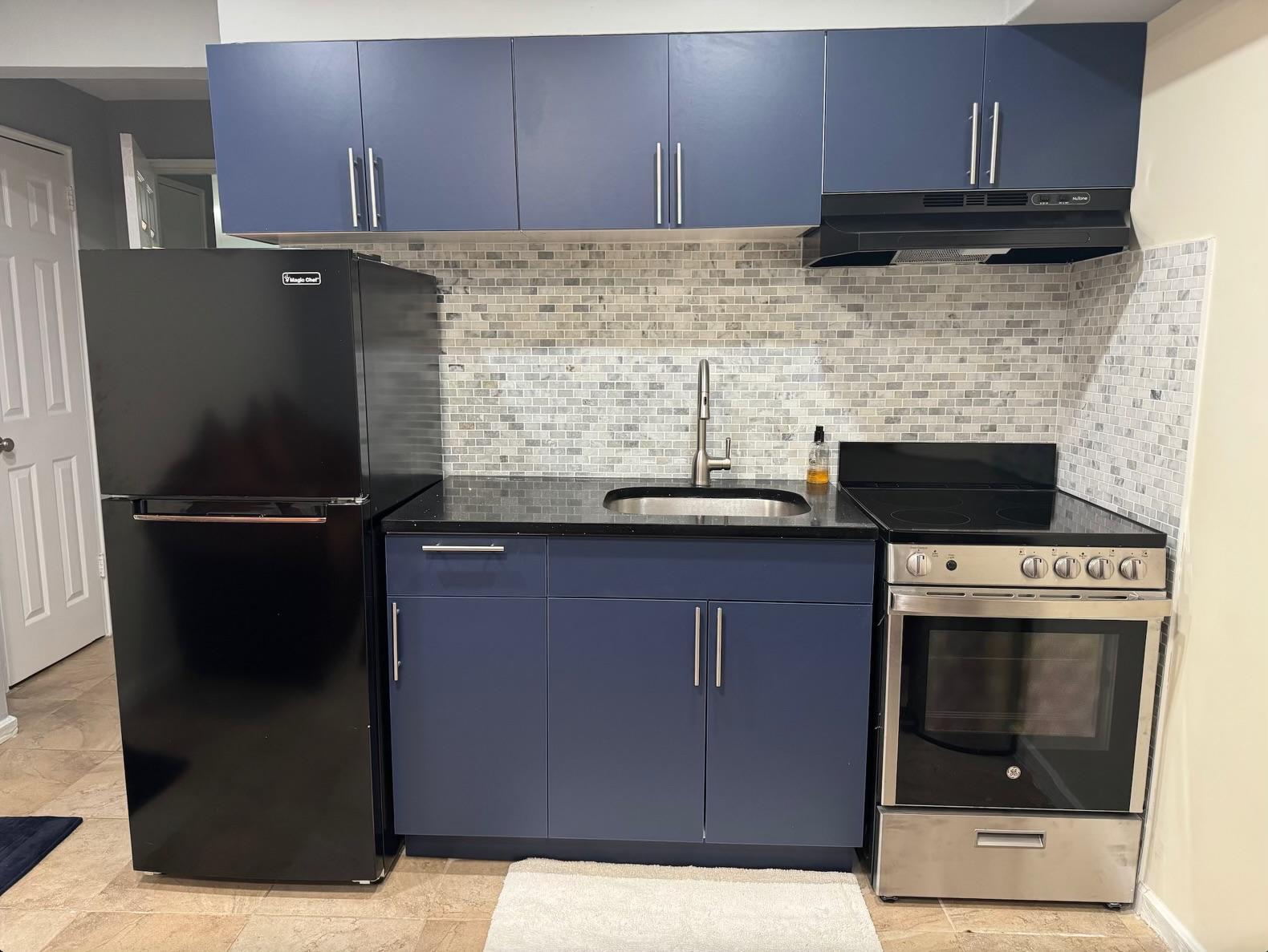 Rental Property at 75 Street, East Elmhurst, Queens, NY - Bedrooms: 1 
Bathrooms: 1 
Rooms: 2  - $2,100 MO.
