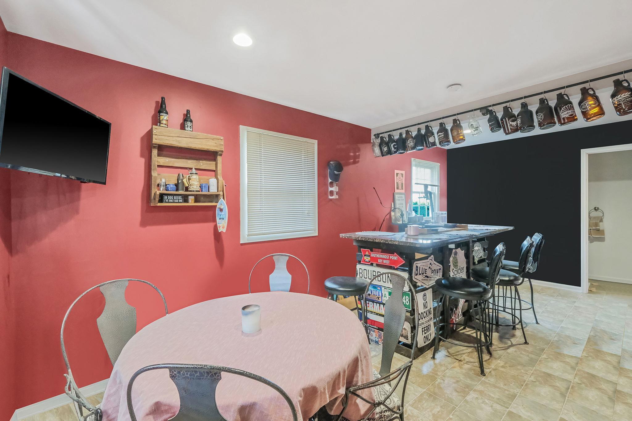 575 Bayport Avenue, Bayport, New York image 29