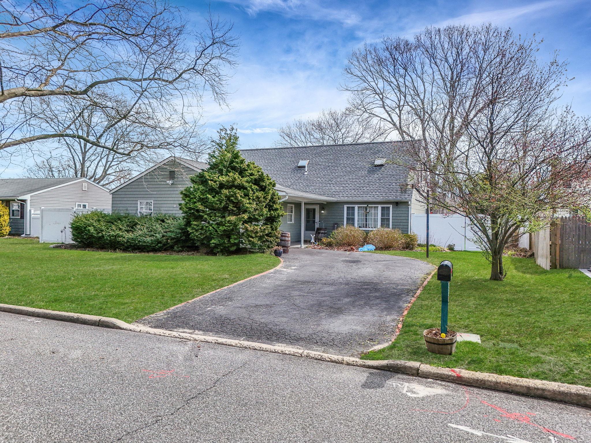 575 Bayport Avenue, Bayport, New York image 5