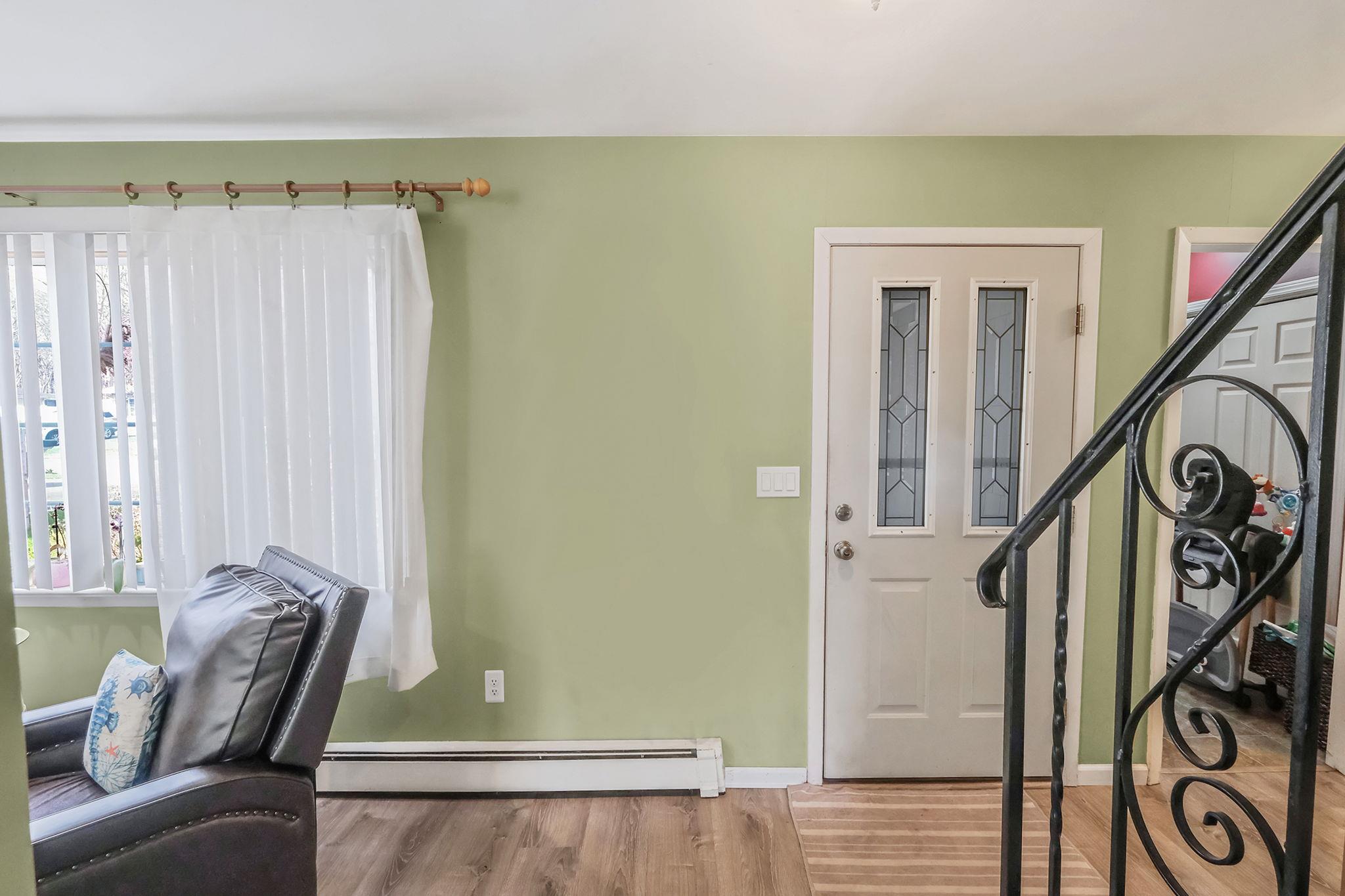 575 Bayport Avenue, Bayport, New York image 16