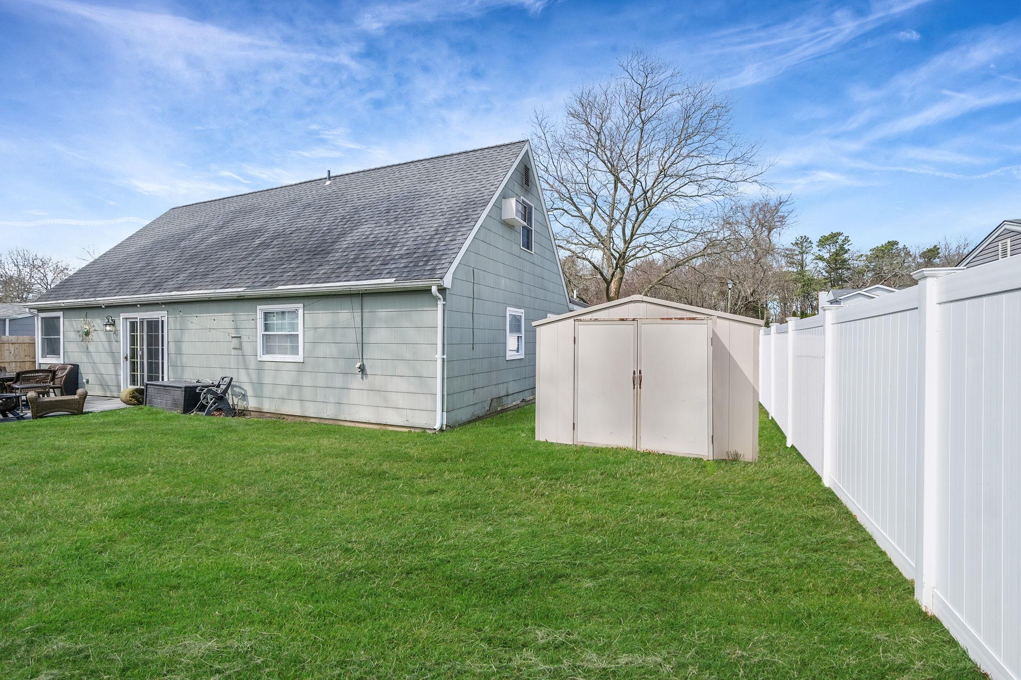 575 Bayport Avenue, Bayport, New York image 10
