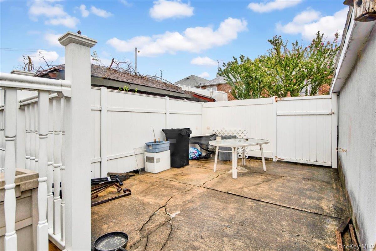 1630 Radcliff Avenue