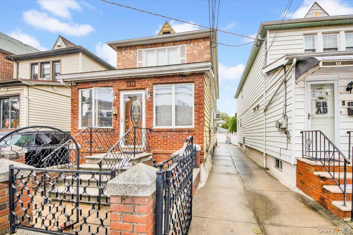 1630 Radcliff Avenue