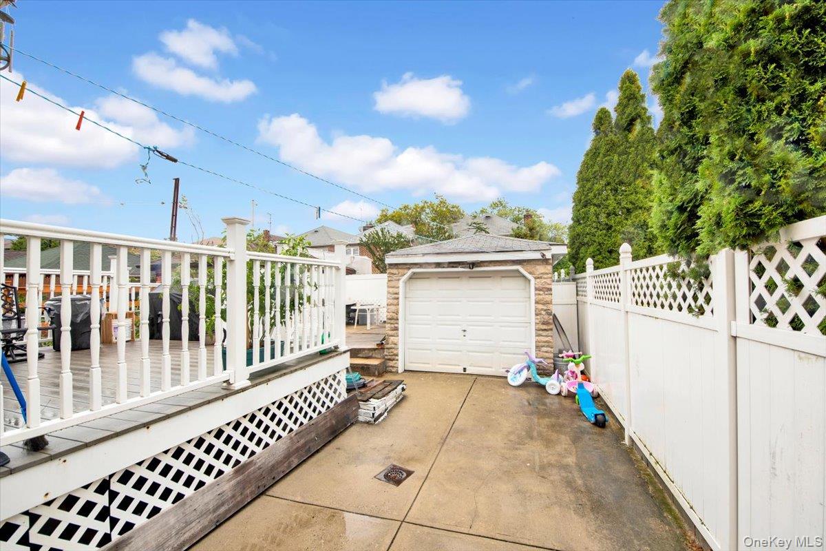 1630 Radcliff Avenue