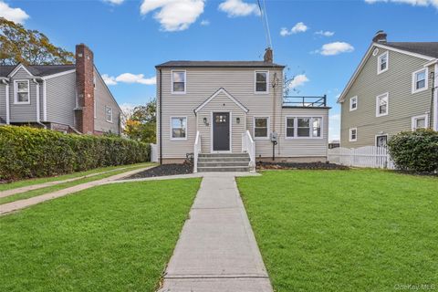 Photo of 72 Woodside Avenue, Freeport, NY 11520 (MLS # 928790)