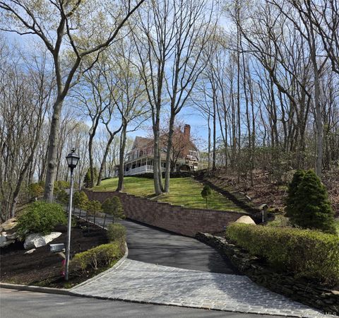 Photo of 1 Jefferson Landing Circle, Port Jefferson, NY 11777 (MLS # 984568)