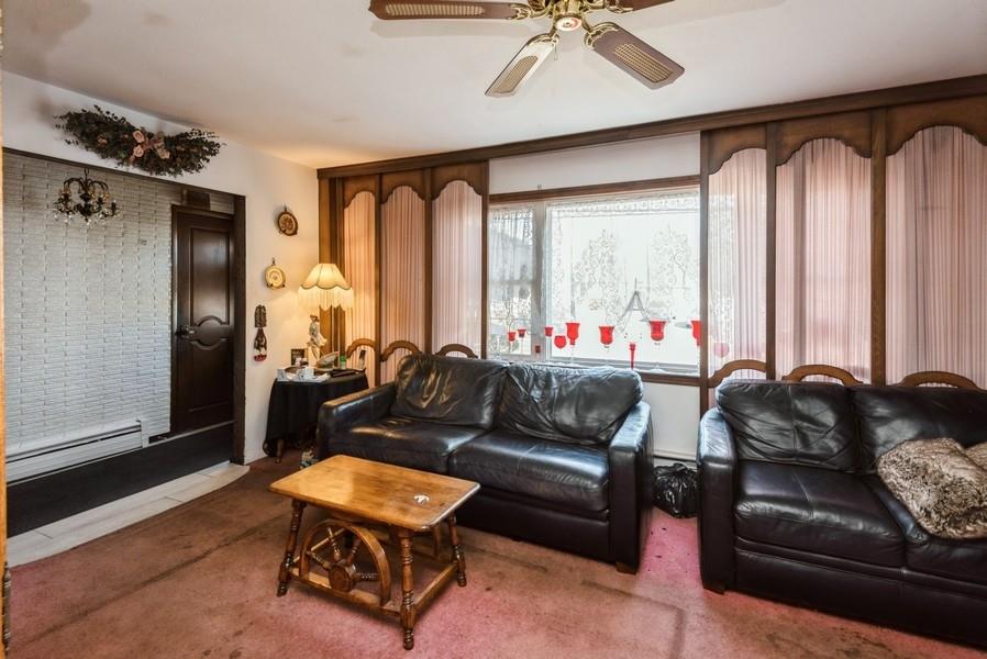160 Jerusalem Avenue, Massapequa, New York image 3
