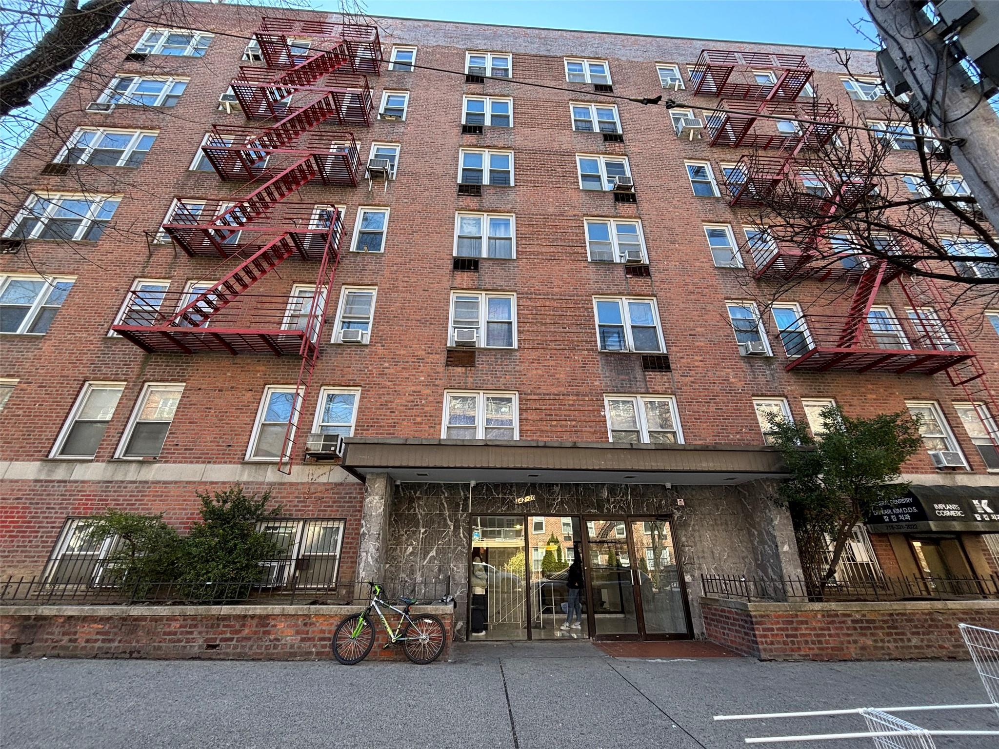 Property for Sale at 41 Avenue 7H, Flushing, Queens, NY - Bedrooms: 2 
Bathrooms: 1 
Rooms: 6  - $488,000