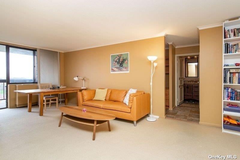 2 Bay Club Drive 16V