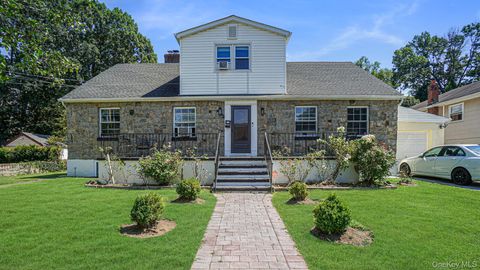 Multifamily For Sale - 143 S Montgomery St St<br/> Nassau County, Valley Stream, NY 11580