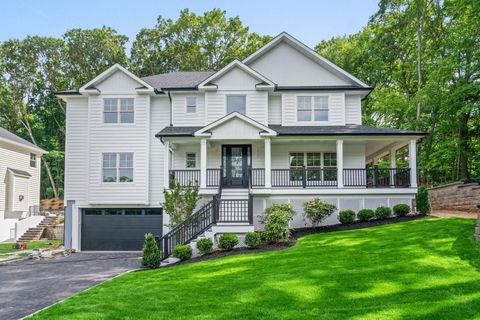 32 Middleville Road 2 Northport NY 11768