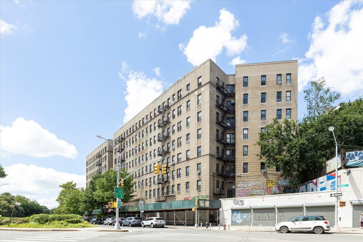 Property for Sale at Jerome Avenue 1011F, Bronx, New York - Bedrooms: 3 
Bathrooms: 2  - $389,000