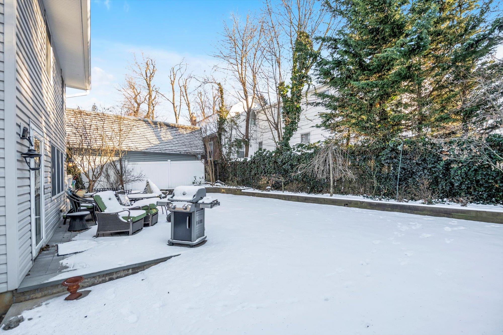 10 Covert Street, Port Washington, New York image 21
