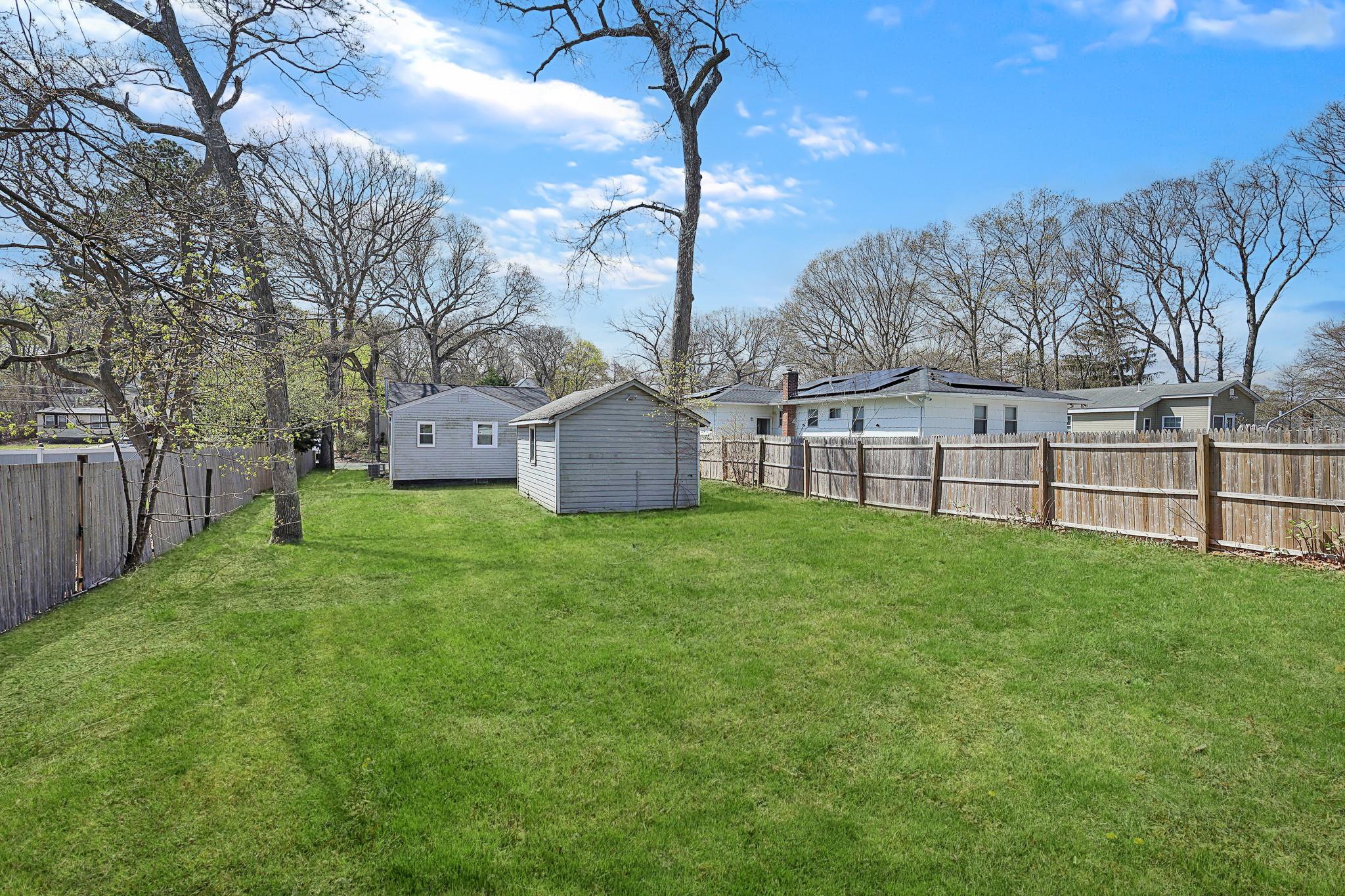 31 Ormond Avenue, Selden, New York image 16