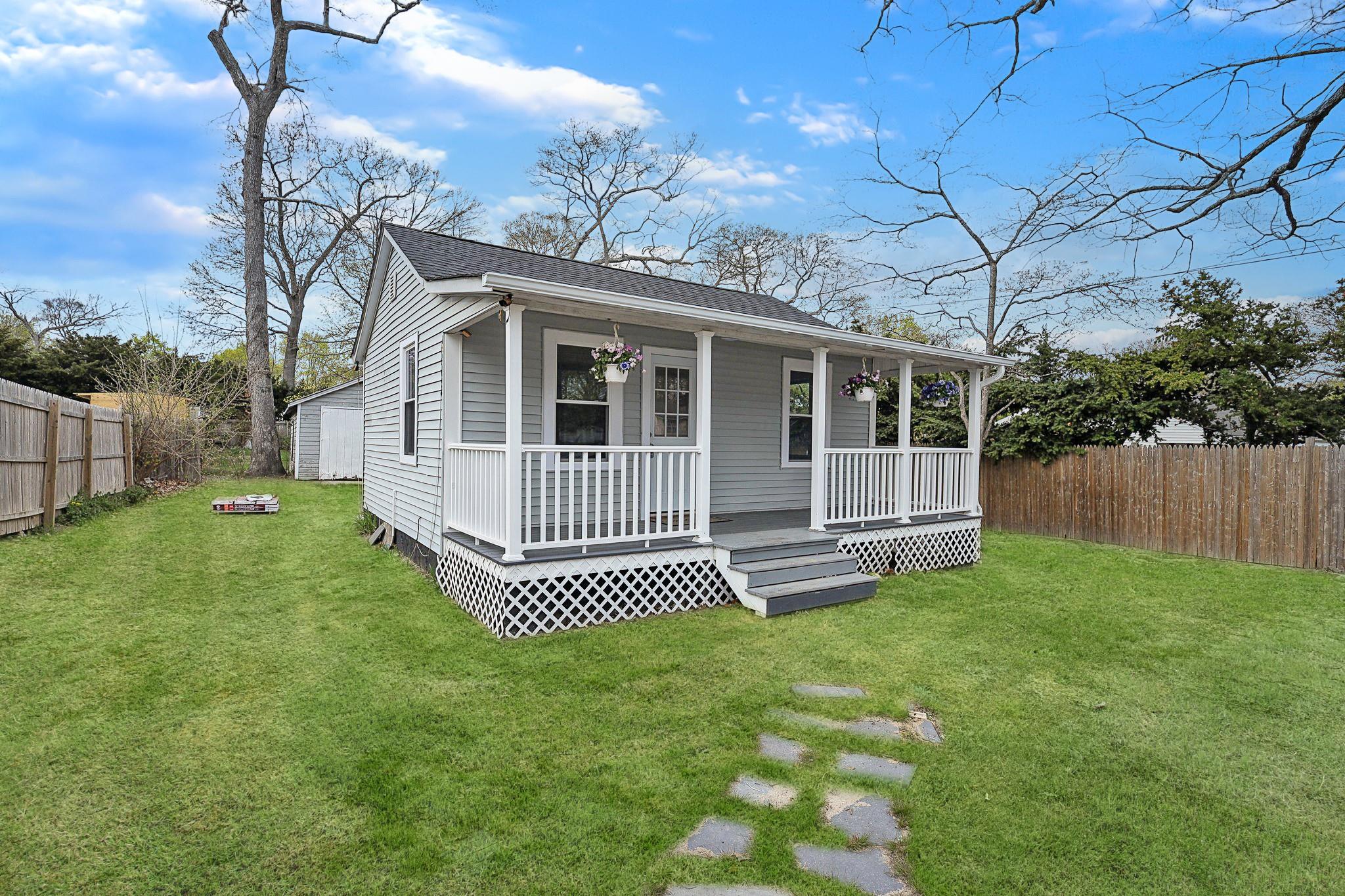31 Ormond Avenue, Selden, New York image 2