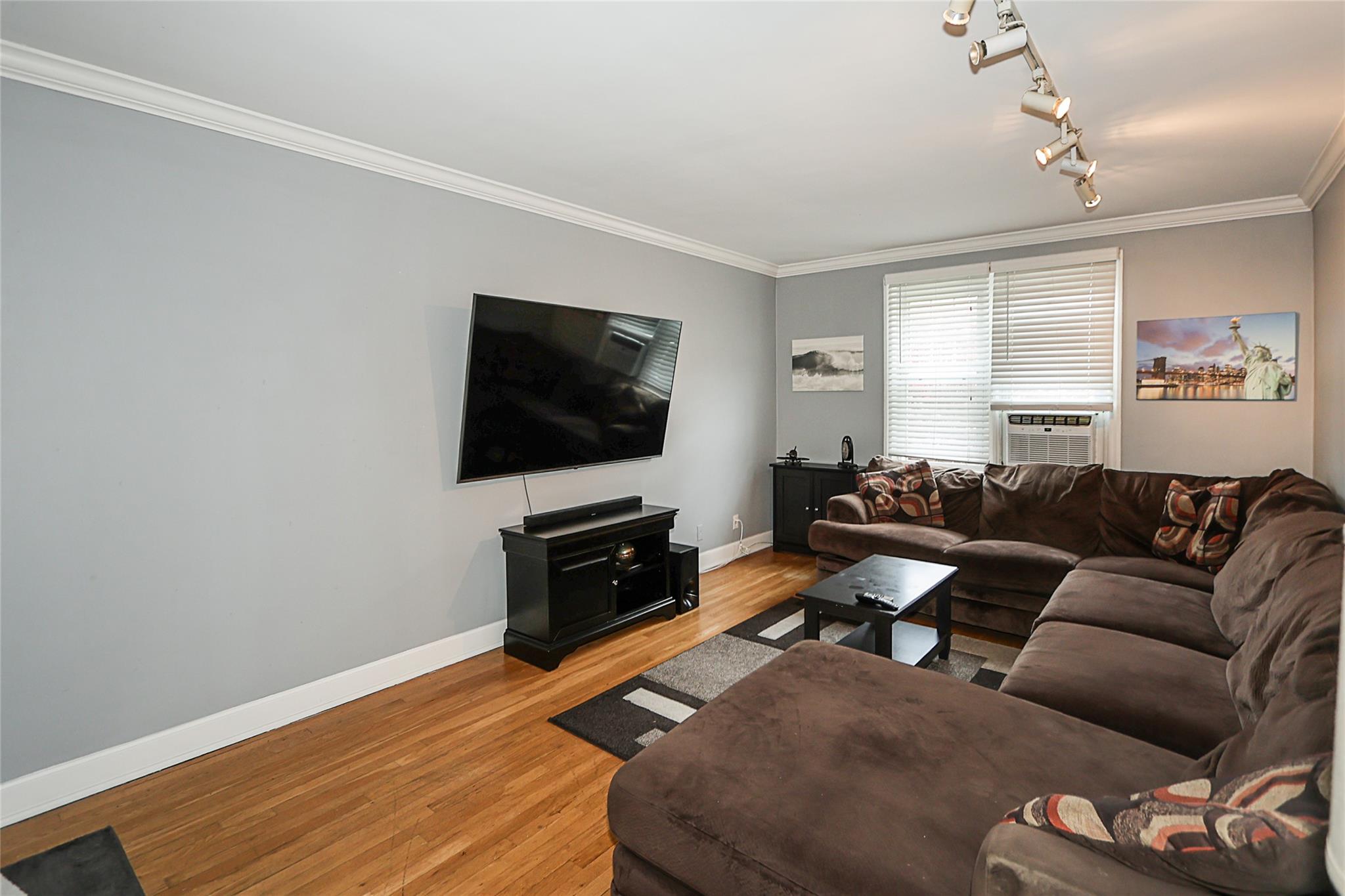 200 N Village Avenue #D5, Rockville Centre, New York image 9