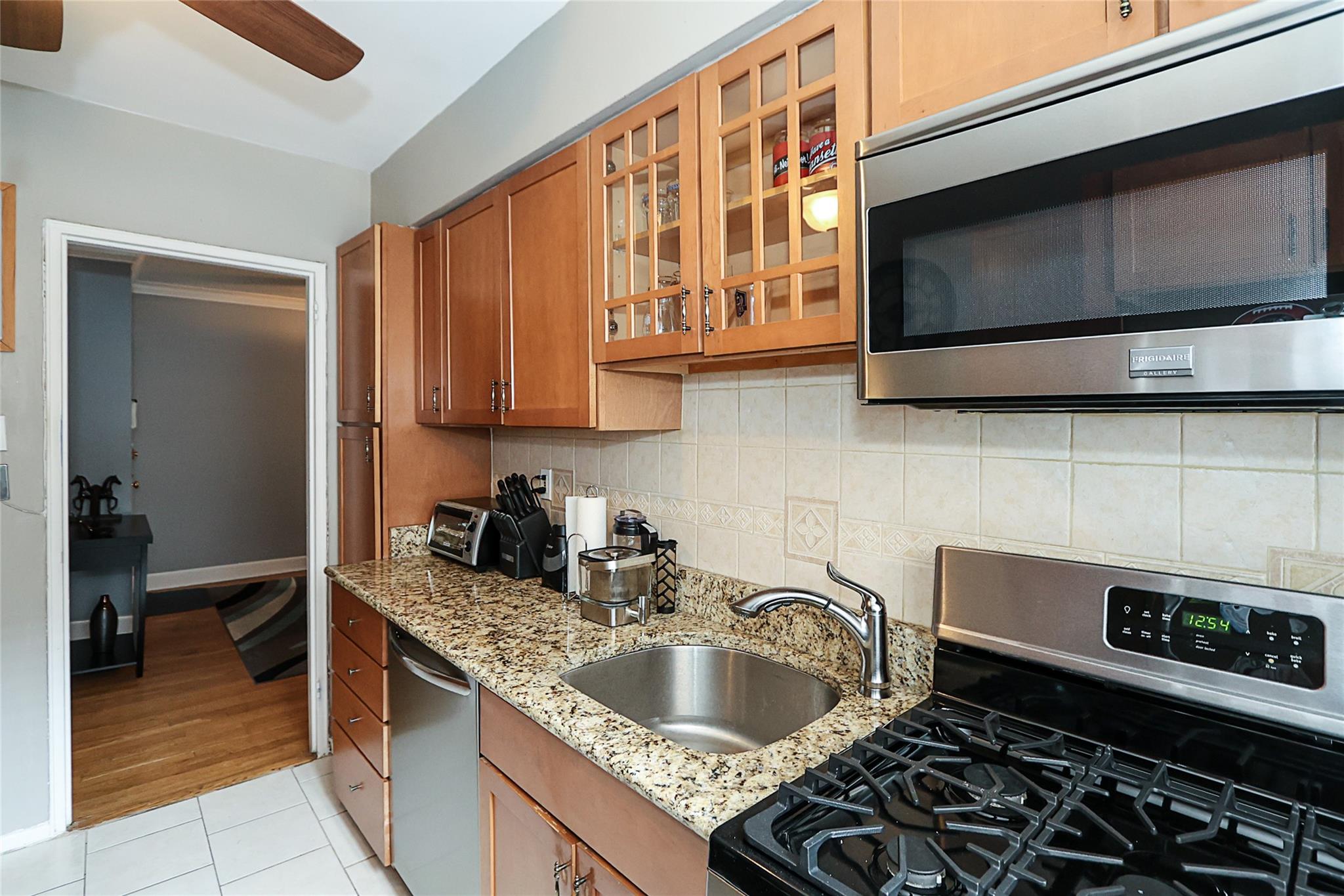 200 N Village Avenue #D5, Rockville Centre, New York image 14