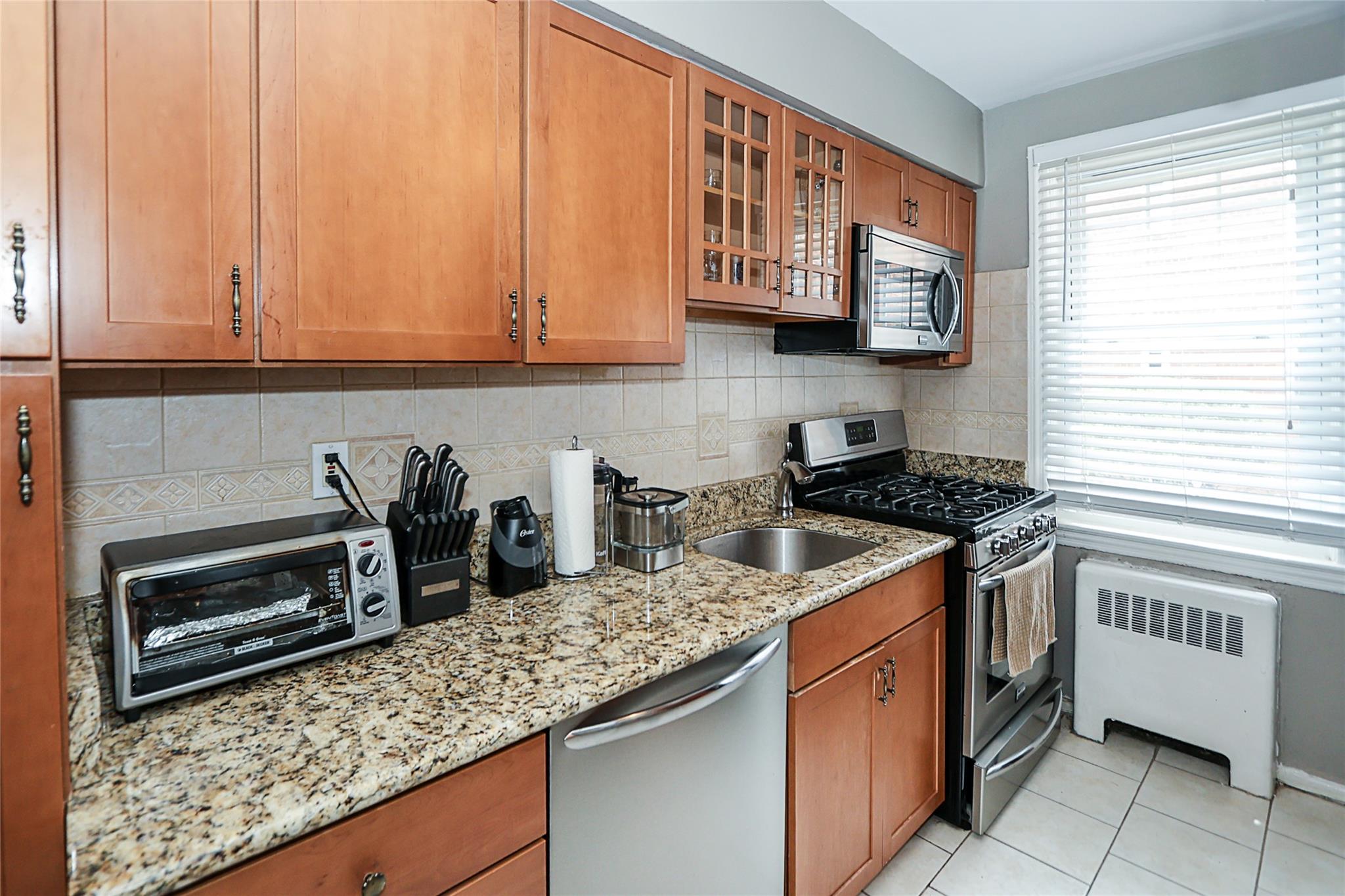 200 N Village Avenue #D5, Rockville Centre, New York image 13