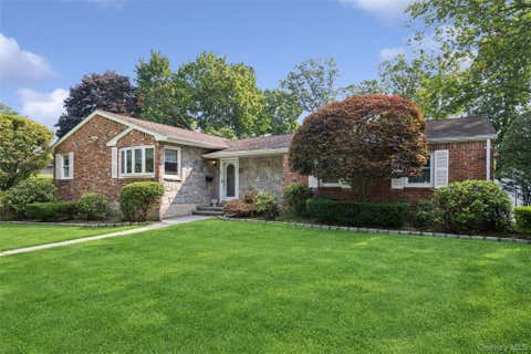 Homes For Sale - 35 Cherrywood Drive<br/> East Northport, NY 11731