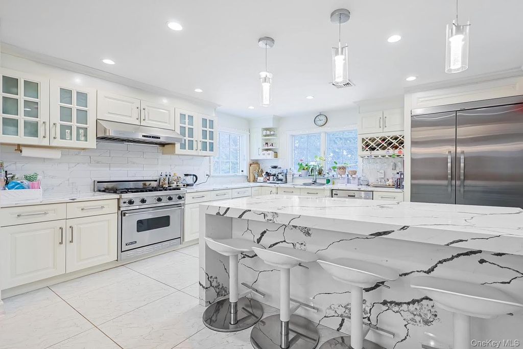 Photo of Great Neck, NY 11023 (MLS # 960752)