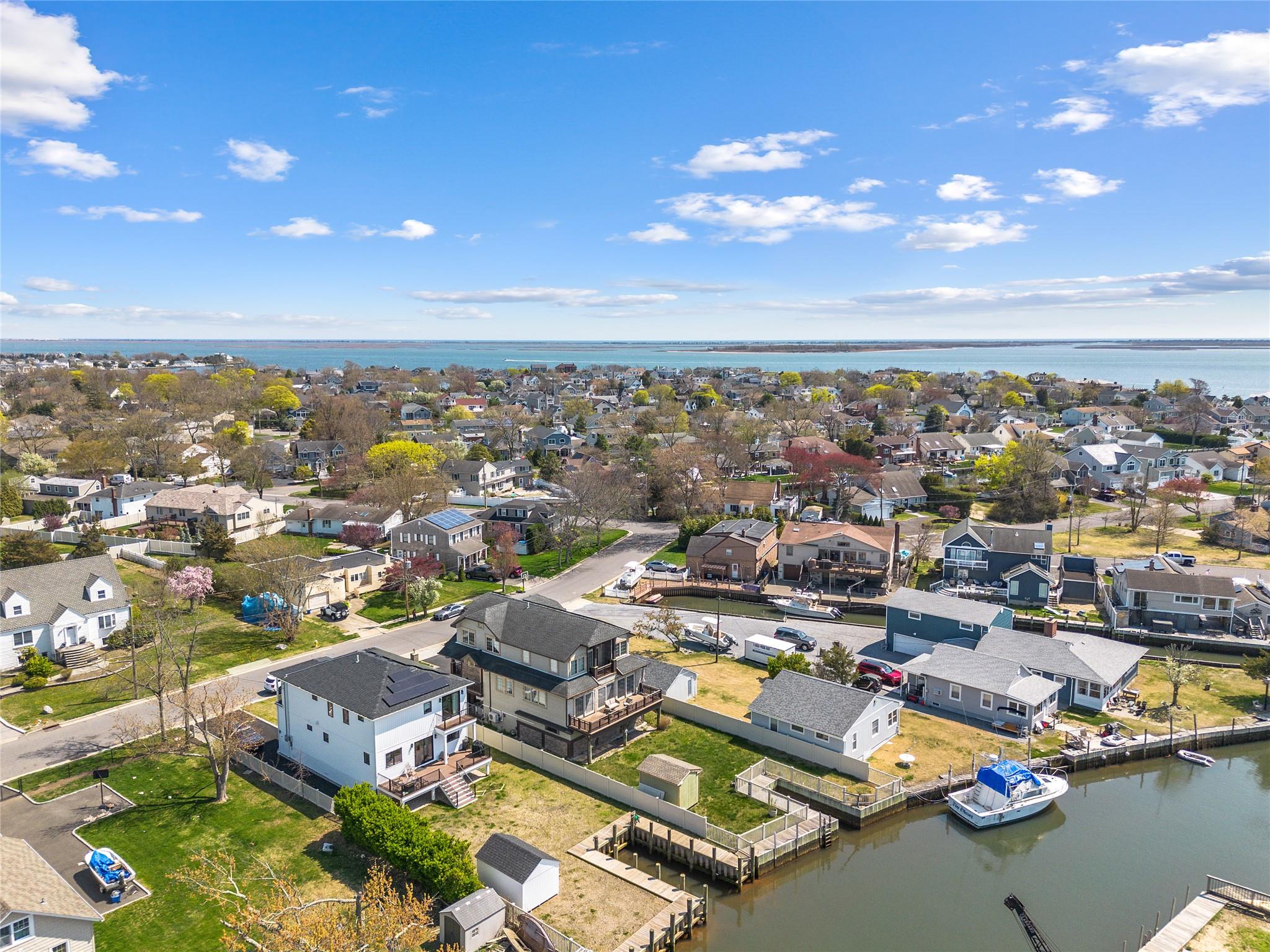 83 Central Avenue, Amityville, New York image 37