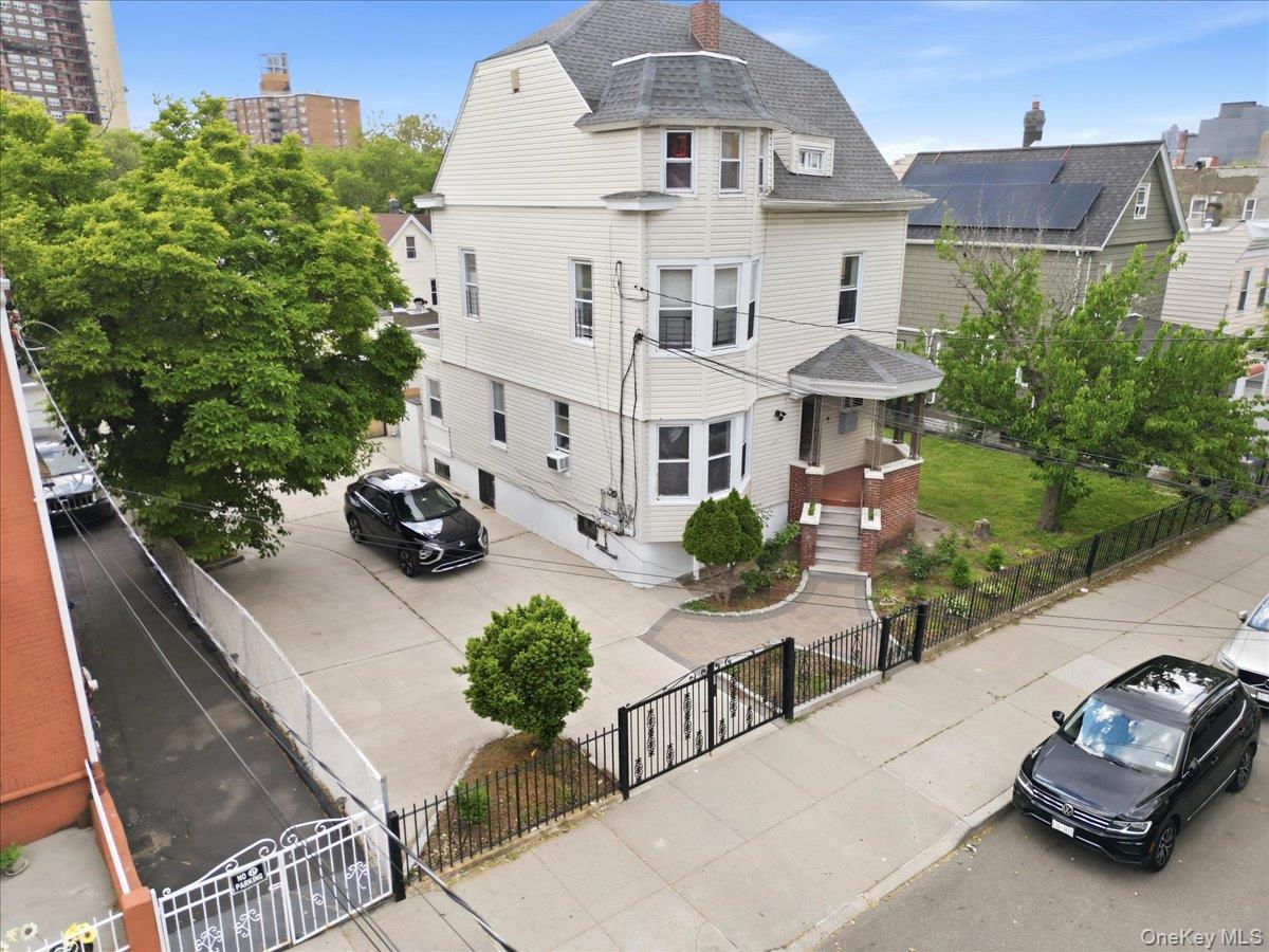 844-48 E 215th Street